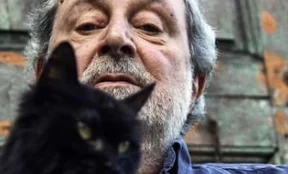 Guccini. L'amore per i suoi mici e il sostegno al gattile